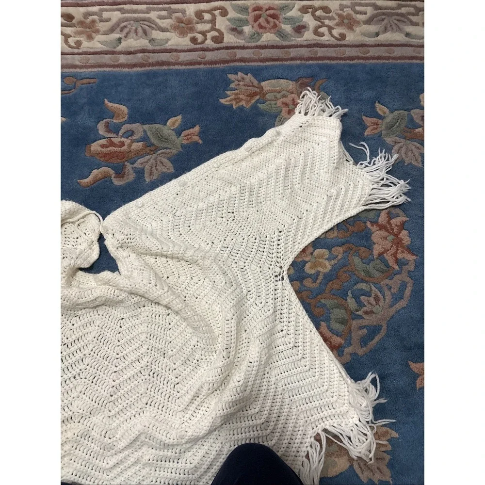 Vtg White Handmade Tree Skirt Shawl Wrap With Buttons Fringe Granny Core